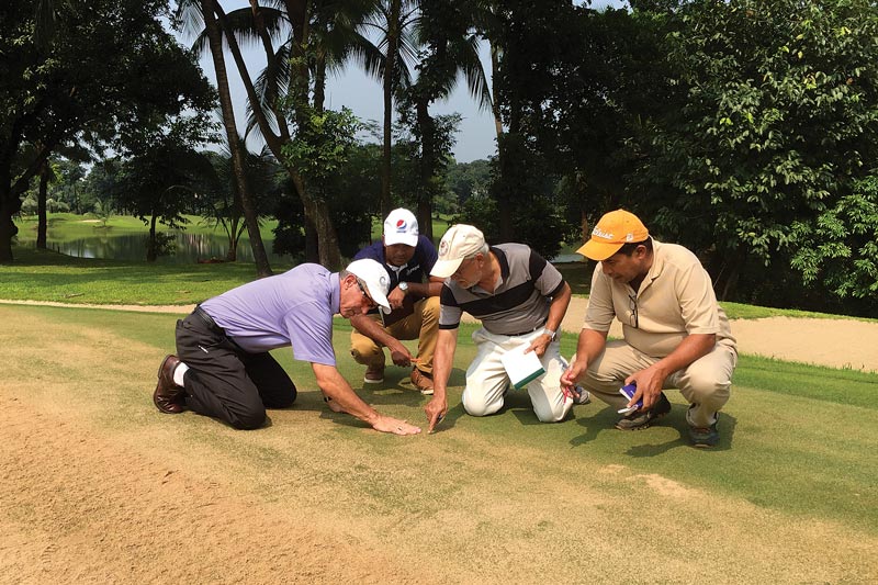 A golf course superintendent abroad Golf course topdressing
