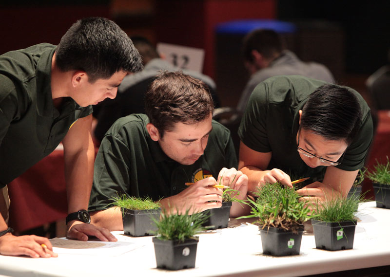 Students receive complimentary GCSAA membership through John Deere John Deere GCSAA students