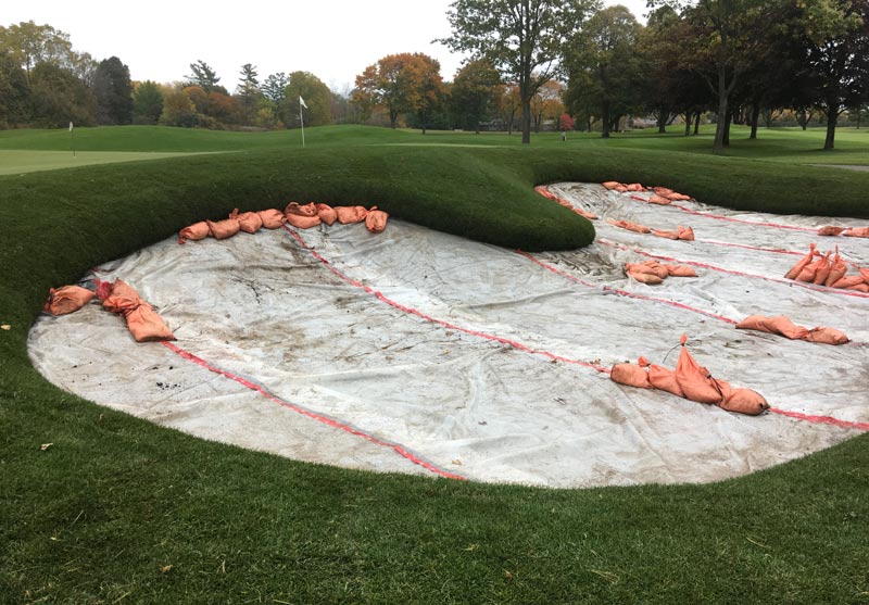 Bunker edges: Inverted-sod technique Bunker edging technique