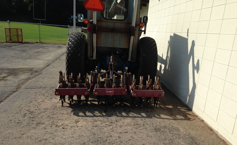 Turfgrass cultivation methods: A roster Rolling aerifier