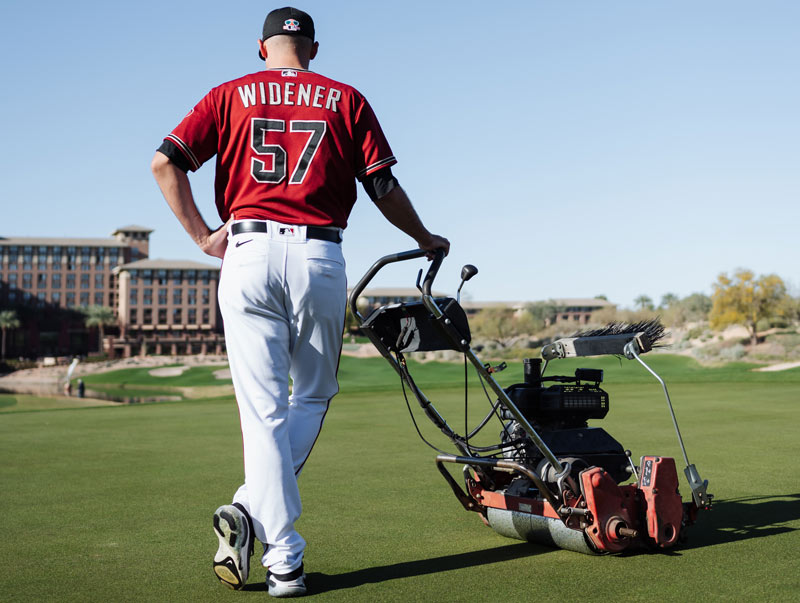 Mowing ’em down: MLB pitcher part of golf course grounds crew Taylor Widener golf
