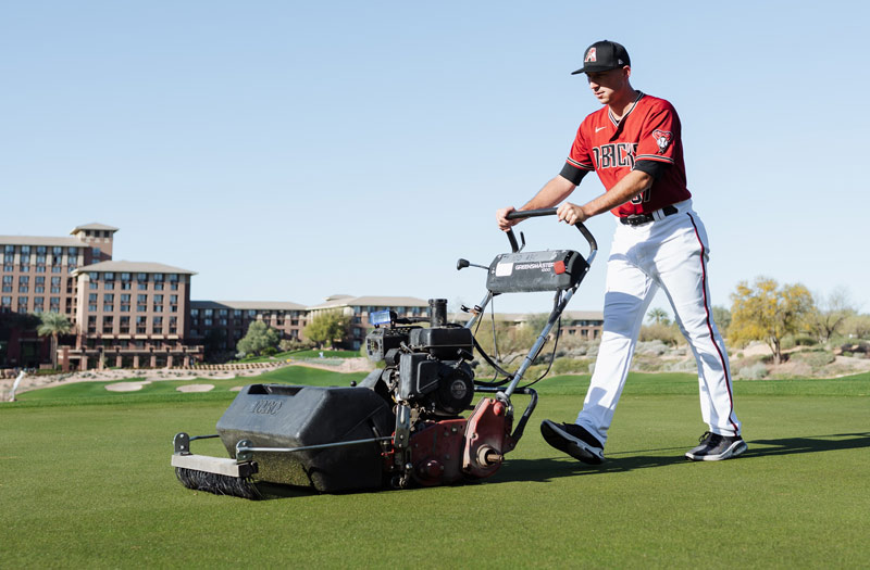Mowing ’em down: MLB pitcher part of golf course grounds crew Taylor Widener