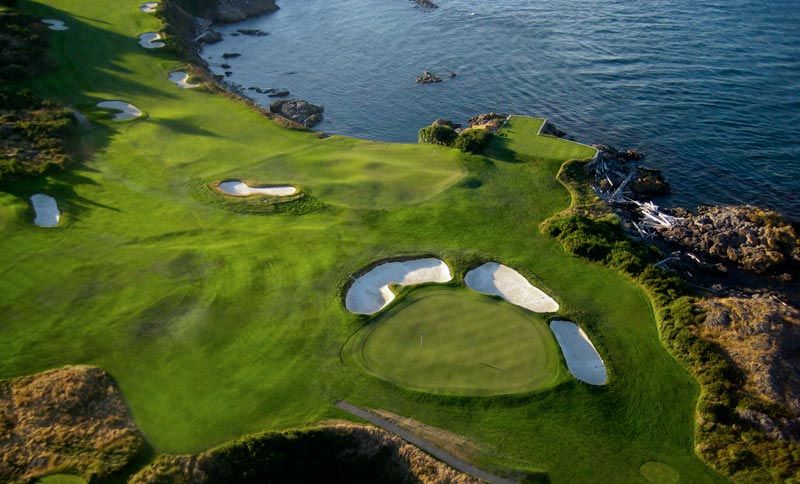 Ghostly golf course grounds Victoria Golf Club
