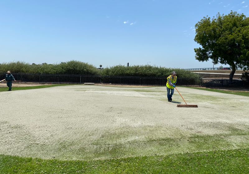 Straight into Compton: SoCal supers revive neglected course Golf course Compton