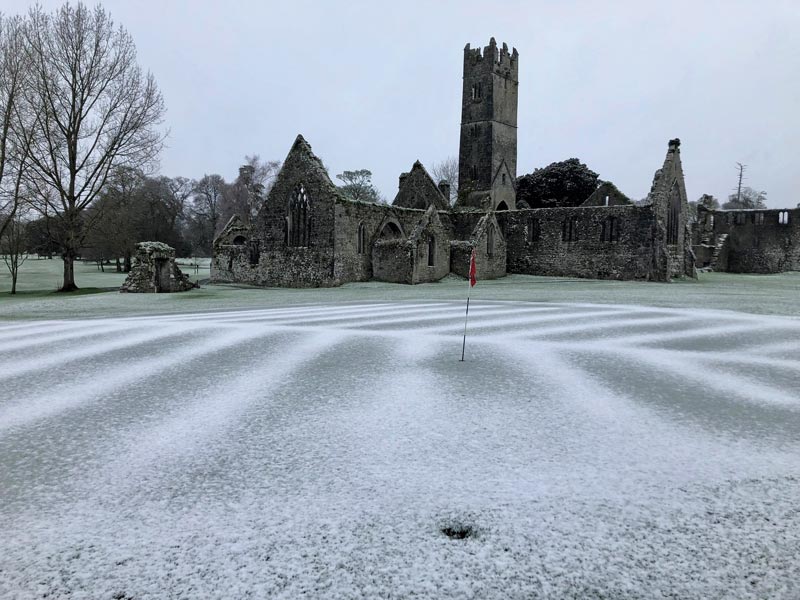 Photo Quiz: Yellow turf, strange snow melt Snow pattern turf